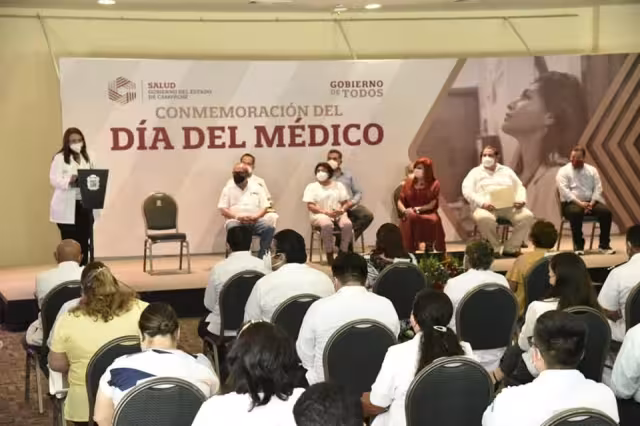 La secretaria de Salud Iliana Montejo León, expresó que “El ejercicio profesional de la Medicina es fundamental para consolidar la transformación de nuestros tiempos
