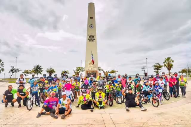 Team LEF inicio como una agrupación de ciclistas de MTB conformada principalmente por profesores de educación física