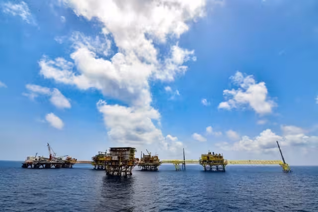 Los problemas serían la corrosión de la tierra conocida como sascab, lo cual podría provocar en el acuífero maya socavones