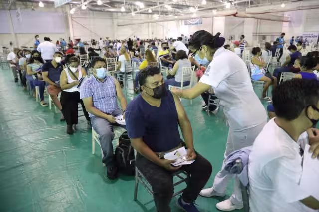 Mérida finaliza vacunación de personas de 40 a 49 años contra el coronavirus