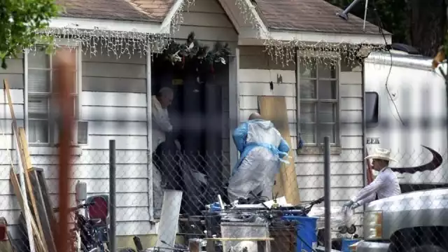 El sospechoso fue detenido al norte de Houston; habría atado a las víctimas en San Jacinto con un rifle AR-15