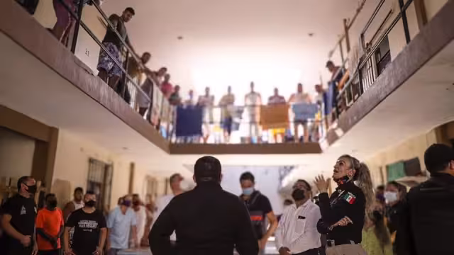 Posesión, suministro, comercio, producción, transporte o tráfico, entre las actividades implicadas: Inegi