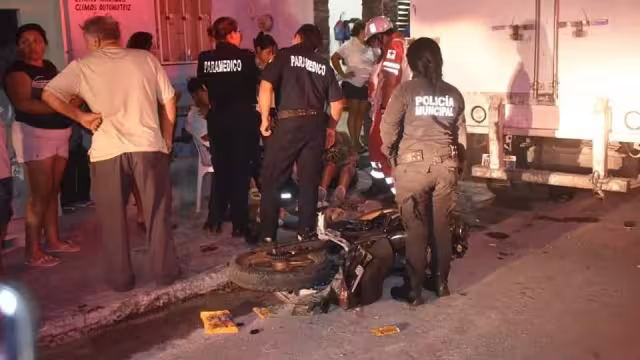 Motociclista se lesiona al ser embestido por un vehículo en Progreso