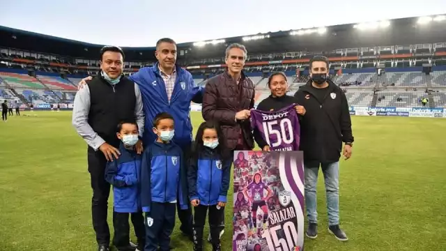 La chetumaleña recibió el reconocimiento previo al partido que su equipo las Tuzas sostuvo en el Estadio “Hidalgo”