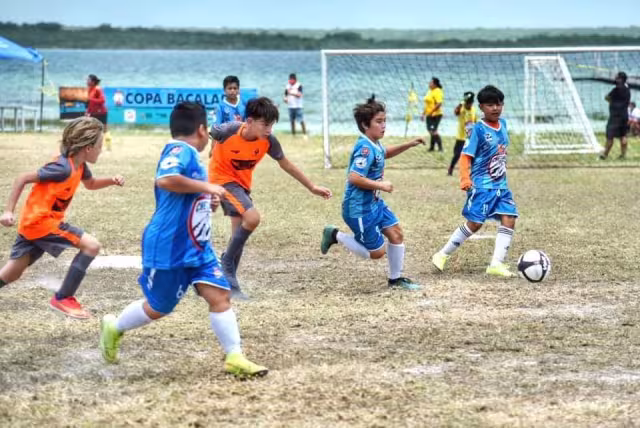 Participaron 38 equipos de 5 categorías, provenientes de diferentes ciudades de la península de Yucatán y un representativo de Berreazabal, Chiapas