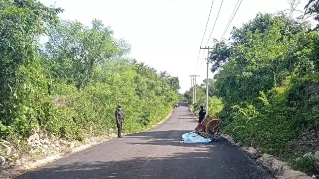 El adulto mayor conducía cerca del cementerio cuando un infarto terminó con su vida