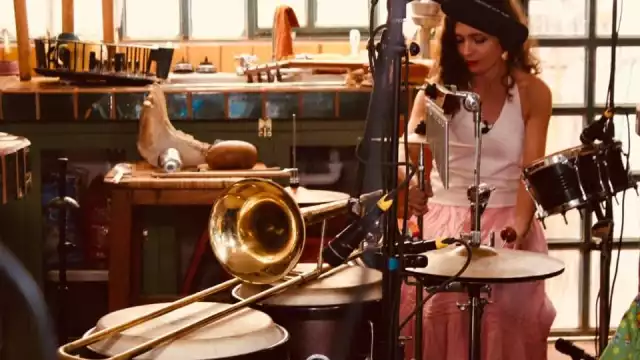 Las canciones del menú son testimonios de mujeres de La Paz, en Baja California Sur, sobre sus vivencias durante el confinamiento