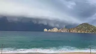 Olaf se encuentra sobre línea de costa a 100 km al oeste de La Paz, y a 130 km al sureste de Cabo San Lucas, Baja California Sur. 