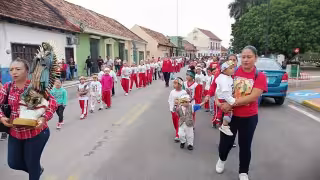 La antorcha infantil tiene ya una tradición y que inicio a propuestas de padres de familia  que son devotos de la Virgen de Guadalupe