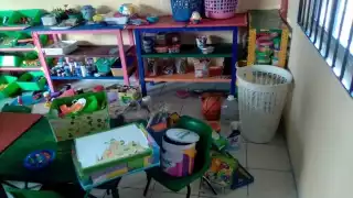 Roban y causan destrozos dentro de plantel escolar