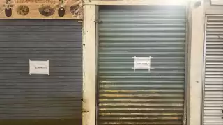 Riña entre meseros provoca cierre temporal de dos locales en el mercado de Santa Ana