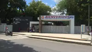 La Dirección de la Secundaria 'Othón P. Blanco' les ha dicho a los alumnos que tomarán medidas contra el docente, que no se han aplicado, indicaron las denunciantes