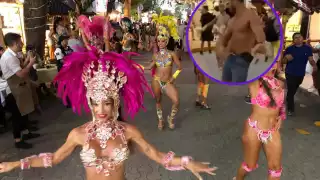 Pese a que el video dura 13 segundos muestra como el turista se robó el show