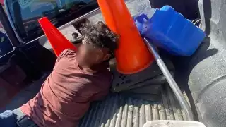 Los habitantes de esta comisaria golpearon al ladrón hasta dejarlo seminoqueado