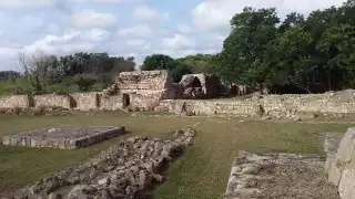 Centro ceremonial Oxkintok cuenta con plataformas, altares, palacios, pirámides, unidades habitacionales, canchas de juego de pelota y temascales