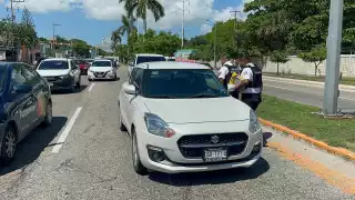 Accidente por alcance congestiona Isla de Tris de Ciudad del Carmen