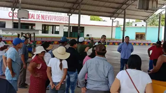 Pobladores de Atasta advierten con bloquear carretera si CFE no mejora suministro eléctrico