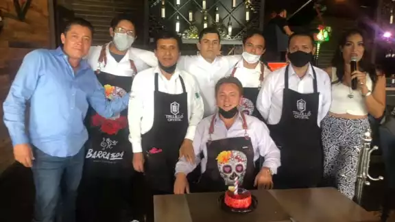 Los empleados del restaurante publicaron un comunicad tras la muerte de las víctimas Los empleados del restaurante publicaron un comunicad tras la muerte de las víctimas