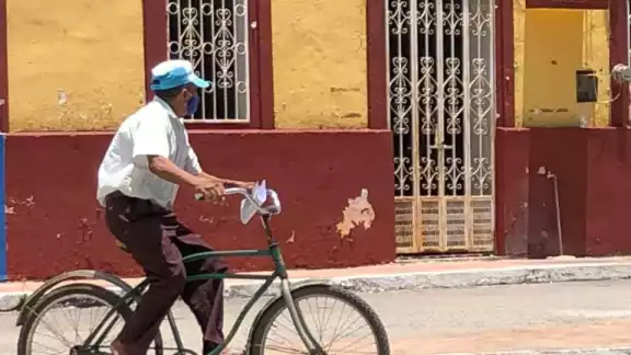Desde su arribo a la comunidad en la década de los sesentas, la bici se colocó como el método ideal para trasladarse a los centros laborales y parcelas Desde su arribo a la comunidad en la década de los sesentas, la bici se colocó como el método ideal para trasladarse a los centros laborales y parcelas
