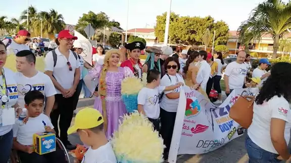 Con "Nueva Normalidad" se decidió utilizar las herramientas  tecnológicas para continuar con las asesorías. Foto: Irene Barradas