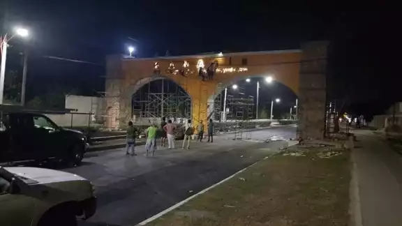 Colones exigen al alcalde saber cuento costaron las obras recientemente develadas Colones exigen al alcalde saber cuento costaron las obras recientemente develadas