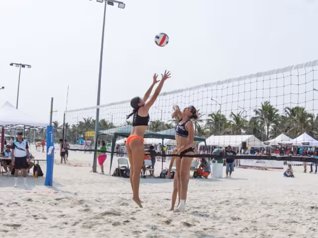 Las neoleonesas llegaron al cotejo como las favoritas, pero la dupla carmelita de Michelle Ovando y Melissa Marín hizo un juegazo