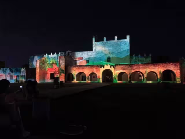 El video hace un recorrido por la Sultana de Oriente