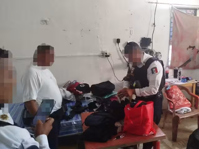  Los policías enfrentan cargos de abuso de autoridad, extorsión, operaciones con recursos ilícitos y uno por delitos contra la salud.