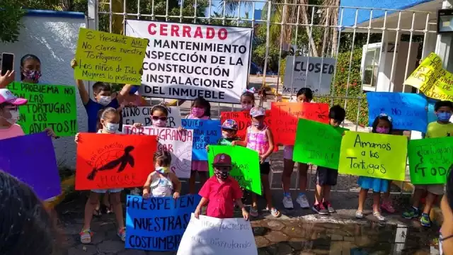 Los manifestantes esperan el que Gobierno Federal den el sí, para la reapertura pronto del sitio