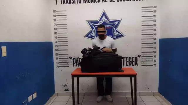 Detienen en filtro policiaco de Playa del Carmen a un hombre con un paquete de marihuana