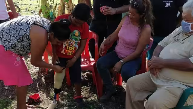 Voluntarios de la comunidad de Javier Rojo Gómez conocieron la historia de Ángel