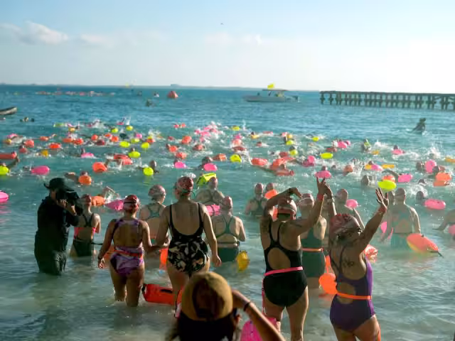 Con el mar turquesa del Caribe Mexicano como fondo y mucho espíritu deportivo, la competencia celebra 20 ediciones uniendo a deportistas de todo el mundo