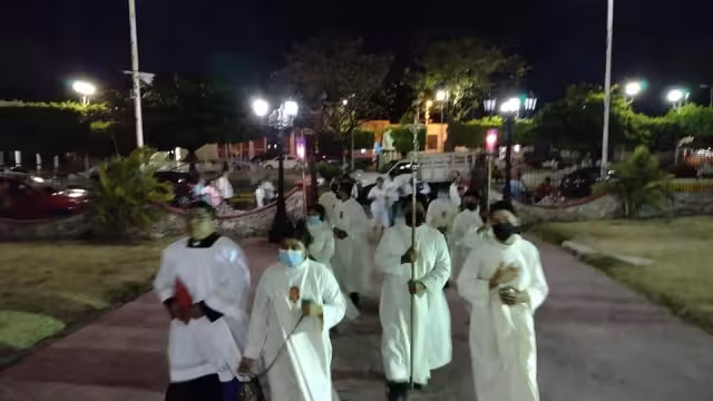 la iglesia de Nuestra Señora de las Mercedes lo recibió luego de una procesión por las calles cercanas a la parroquia
