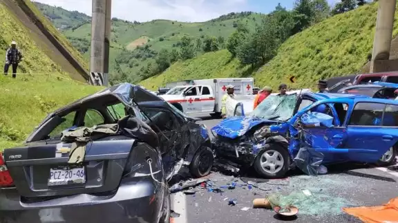 Las unidades quedaron destrozadas por el impacto Las unidades quedaron destrozadas por el impacto
