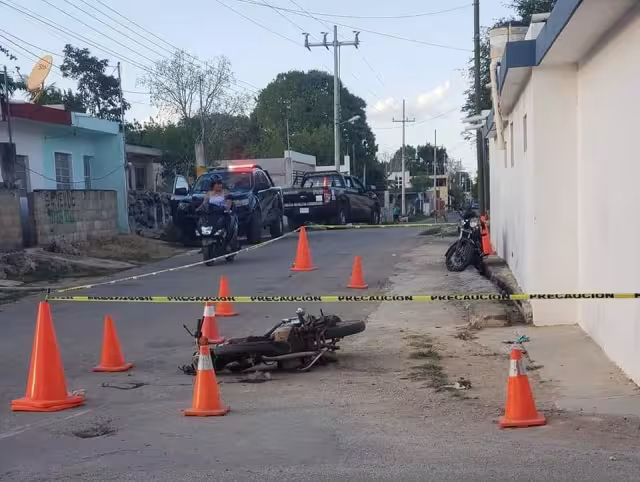 El hombre logró avanzar varios metros antes de derrapar