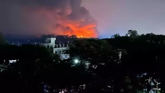 Una fuerte explosión en Bangladesh dejó 10 personas muertas
Una fuerte explosión en Bangladesh dejó 10 personas muertas