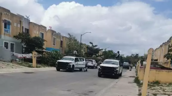 Los detenidos trataron de evadir a policías y Guardia Nacional al tratar de esconderse en una vivienda en Playa del Carmen Los detenidos trataron de evadir a policías y Guardia Nacional al tratar de esconderse en una vivienda en Playa del Carmen