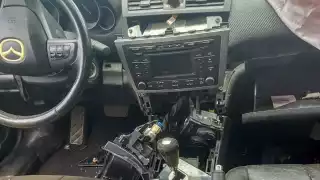 El propietario de un automóvil que está en el corralón dijo que su unidad está siendo desmantelada