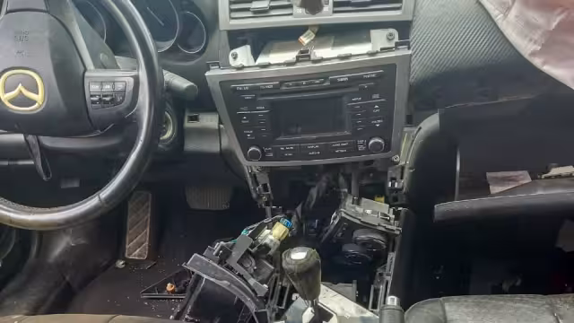 El propietario de un automóvil que está en el corralón dijo que su unidad está siendo desmantelada