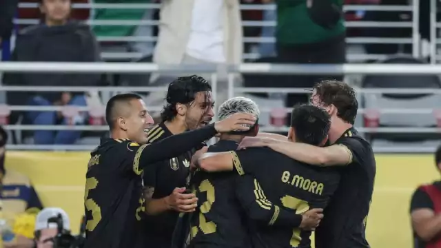 El Tri se midió ante un rival difícil y polémico