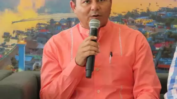 El mandatario de Río Lagartos ya se encuentra aislado y continuará con sus labores a distancia Foto: Facebook Erick Alcocer Estrada El mandatario de Río Lagartos ya se encuentra aislado y continuará con sus labores a distancia Foto: Facebook Erick Alcocer Estrada