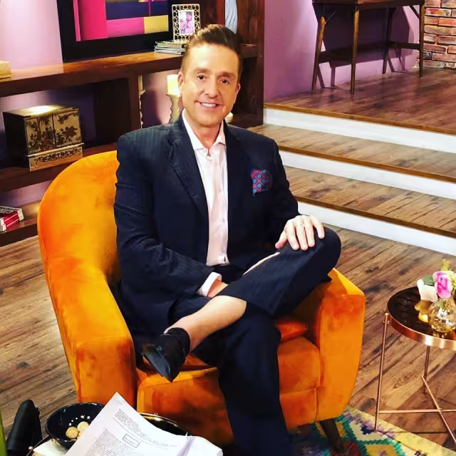 A través de redes sociales, se le pudo con su hija, disfrutando de sus vacaciones en Disney