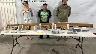 Detienen en Cancún a cuatro presuntos narcomenudistas