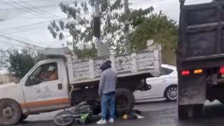 Accidente en cruce de Maxuxac y Chicozapote deja a motociclista lesionado