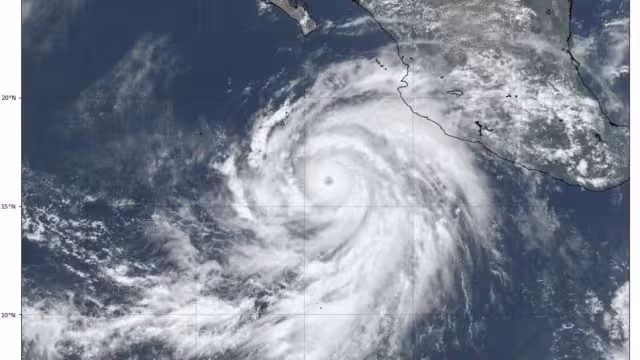 Hilary ha causado inundaciones tras su paso por la Península de Baja California