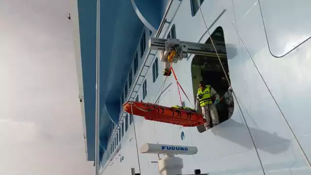 El operativo se llevó a cabo después de recibir en la Sala de Mando y Control, una llamada de emergencia solicitando la evacuación médica de un hombre