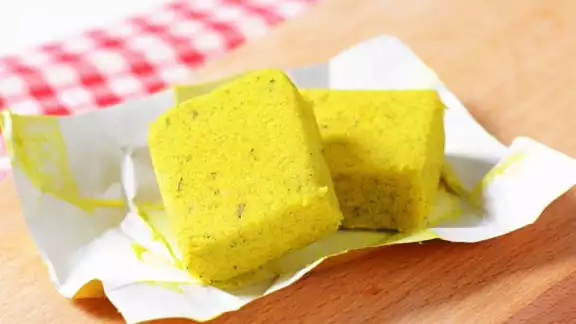 Los cubos de caldo de pollo pueden producir dolores de cabeza Los cubos de caldo de pollo pueden producir dolores de cabeza