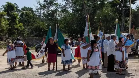 LOS nombres propios de las comunidades escritas en lengua maya, se van a respetar tal y cual. LOS nombres propios de las comunidades escritas en lengua maya, se van a respetar tal y cual.