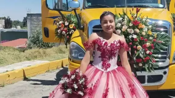Las quinceañera sorprendió a sus invitados Las quinceañera sorprendió a sus invitados