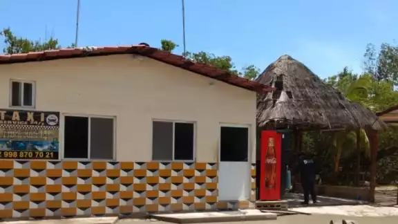 Al lugar de los hechos llegaron agentes de la Fiscalía General del Estado Quintana Roo Al lugar de los hechos llegaron agentes de la Fiscalía General del Estado Quintana Roo